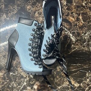 Steve Madden Black and Blue Heeled Boots